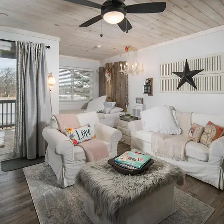 Cozy Mountain Top Ski Studio